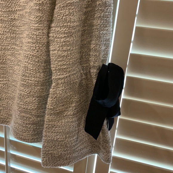 Club Monaco Bell Sleeves Sweater - Picture 4 of 7